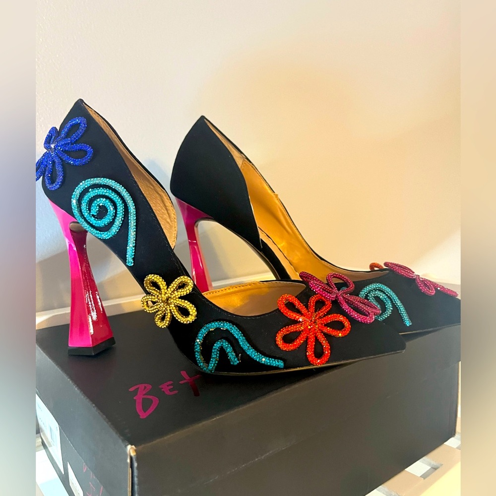 Betsy Johnson Kimara Pump SZ 9 NEW!